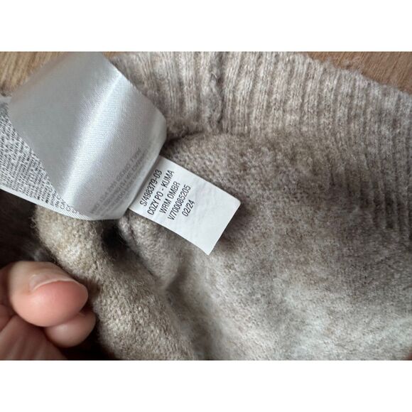 Old Navy Go Recycled Beige Crewneck Sweater M Soft Wool Blend Pullover Cozy - Picture 6 of 6